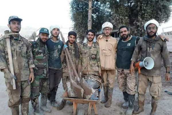 سهم طلبه بسیجی ازسفره انقلاب گلوله‌های مجانی که احمدرضا عرفانی‌نیا در 22 مهر نوش جان کرد+عکس