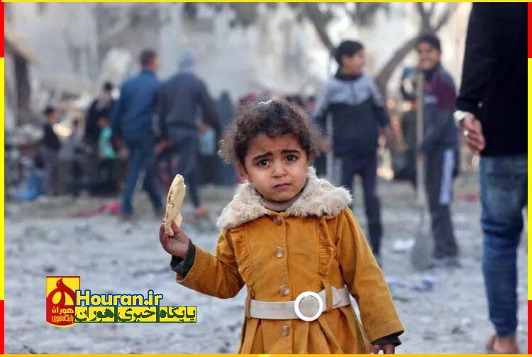 کودکان غزه در میان آوارها برای تأمین نان خانواده‌شان دست و پنجه نرم می‌کنند