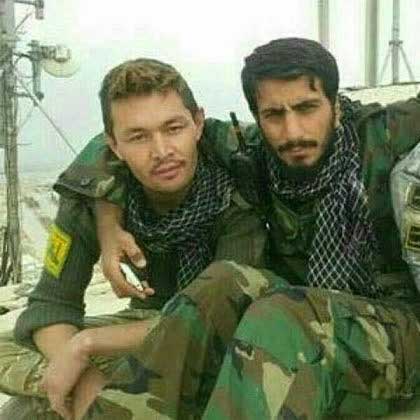 شهید خدابخش خاوری در کنار شهید مصطفی صدرزاده
