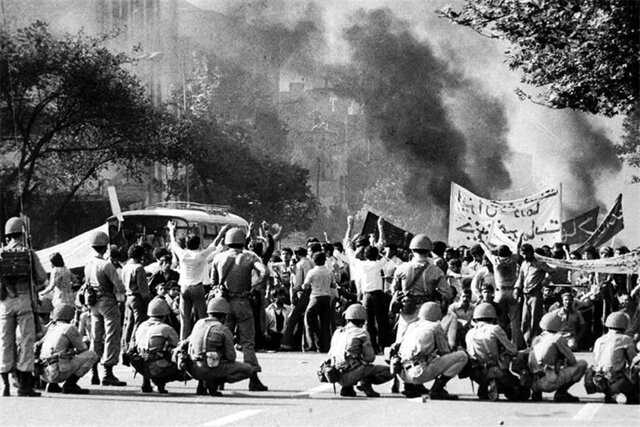 ۱۷ شهریور ۵۷؛ جمعه خونینی که سقوط رژیم پهلوی را سرعت بخشید