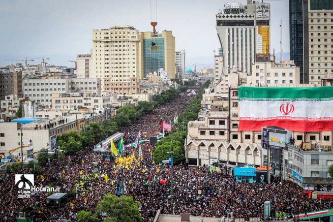 آیت‌الله رییسی در جوار مضجع نورانی ثامن الحجج(ع) آرام گرفت/ جمعیت میلیونی مردم در تشییع پیکر شهید جمهور