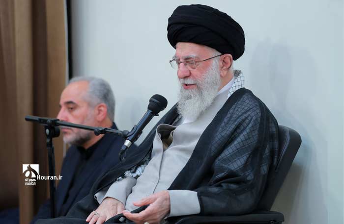 رهبر معظم انقلاب در دیدار خانواده‌های شهدای خدمت
